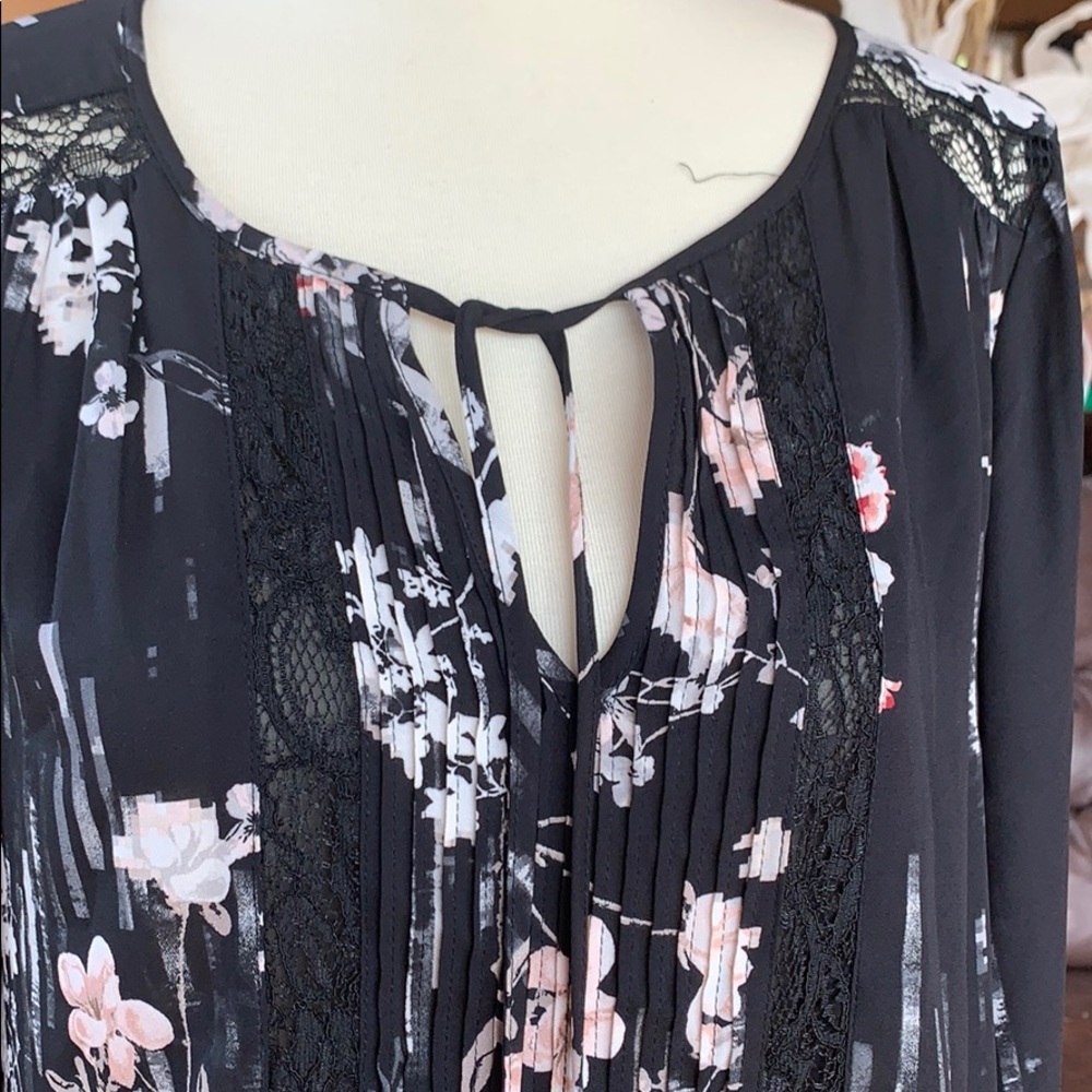 Women’s WHBM blouse